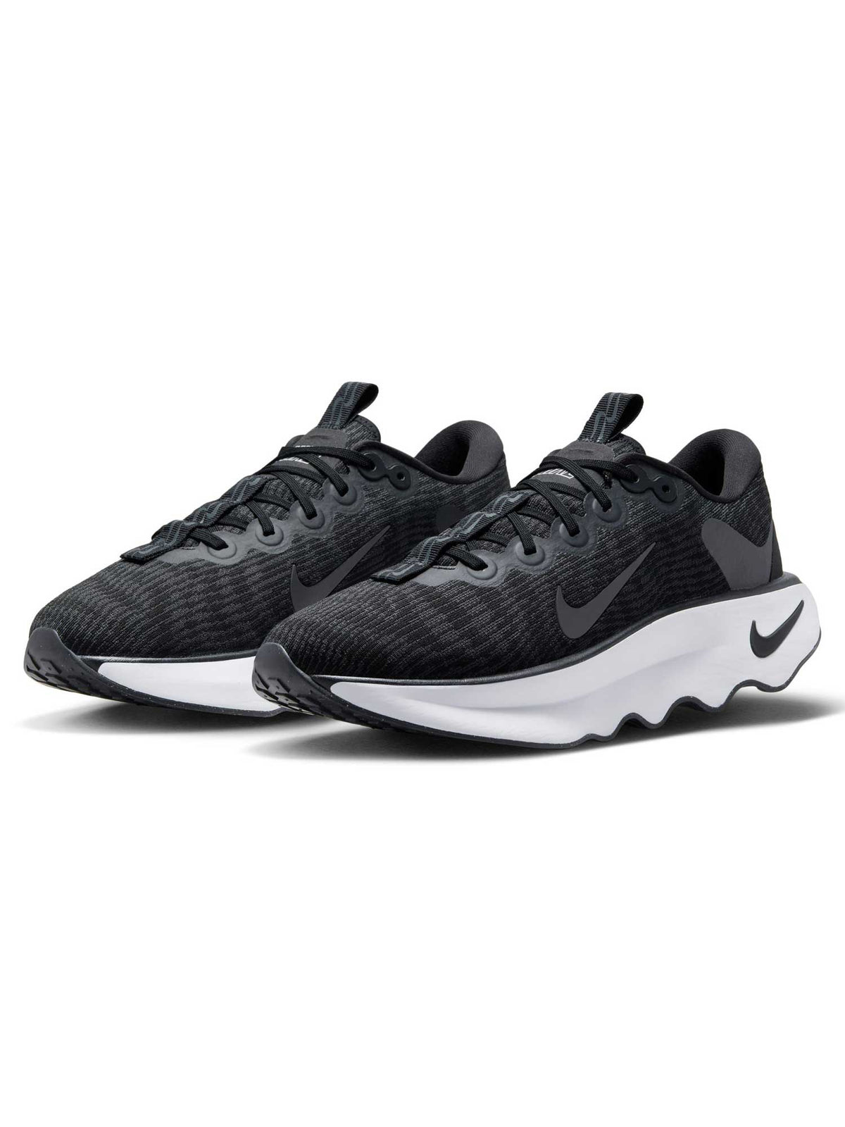 NIKE Обувки MOTIVA