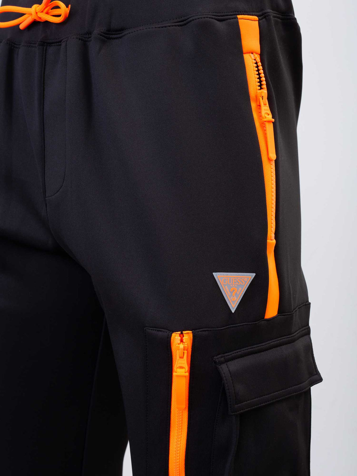 GUESS Спортно долнище DALACH CUFFED PANT
