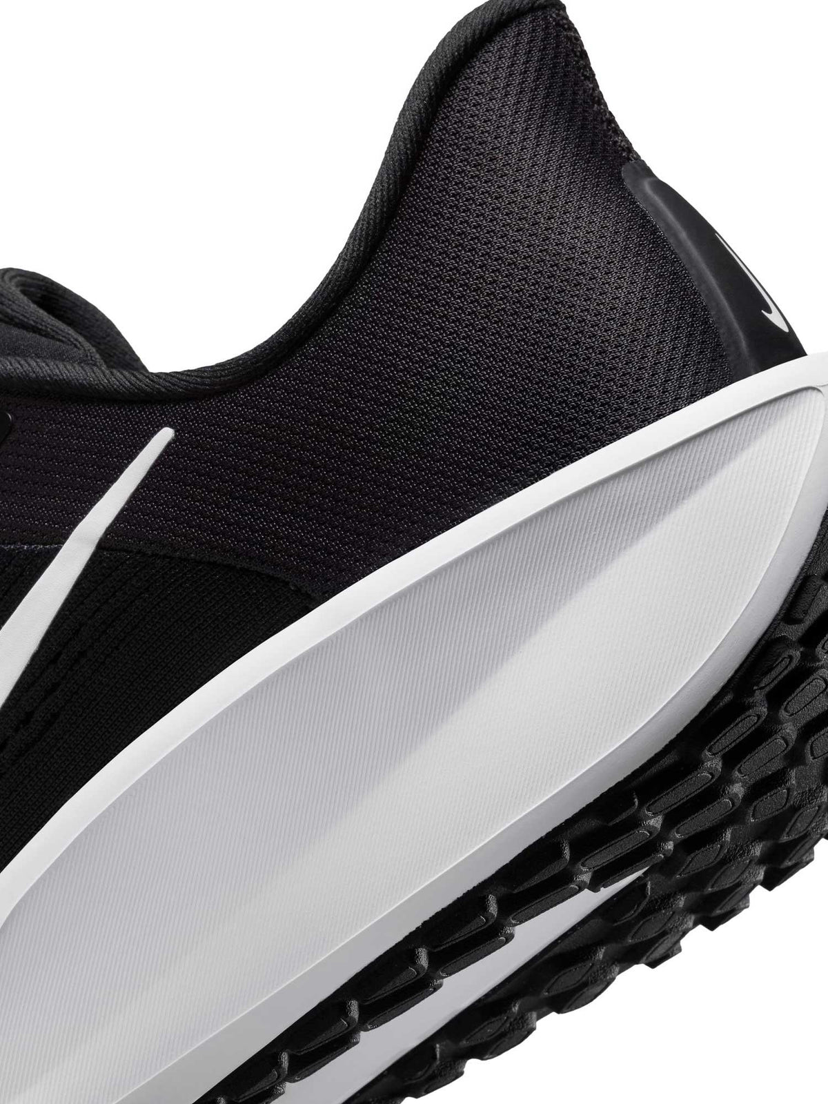 NIKE Обувки QUEST 6